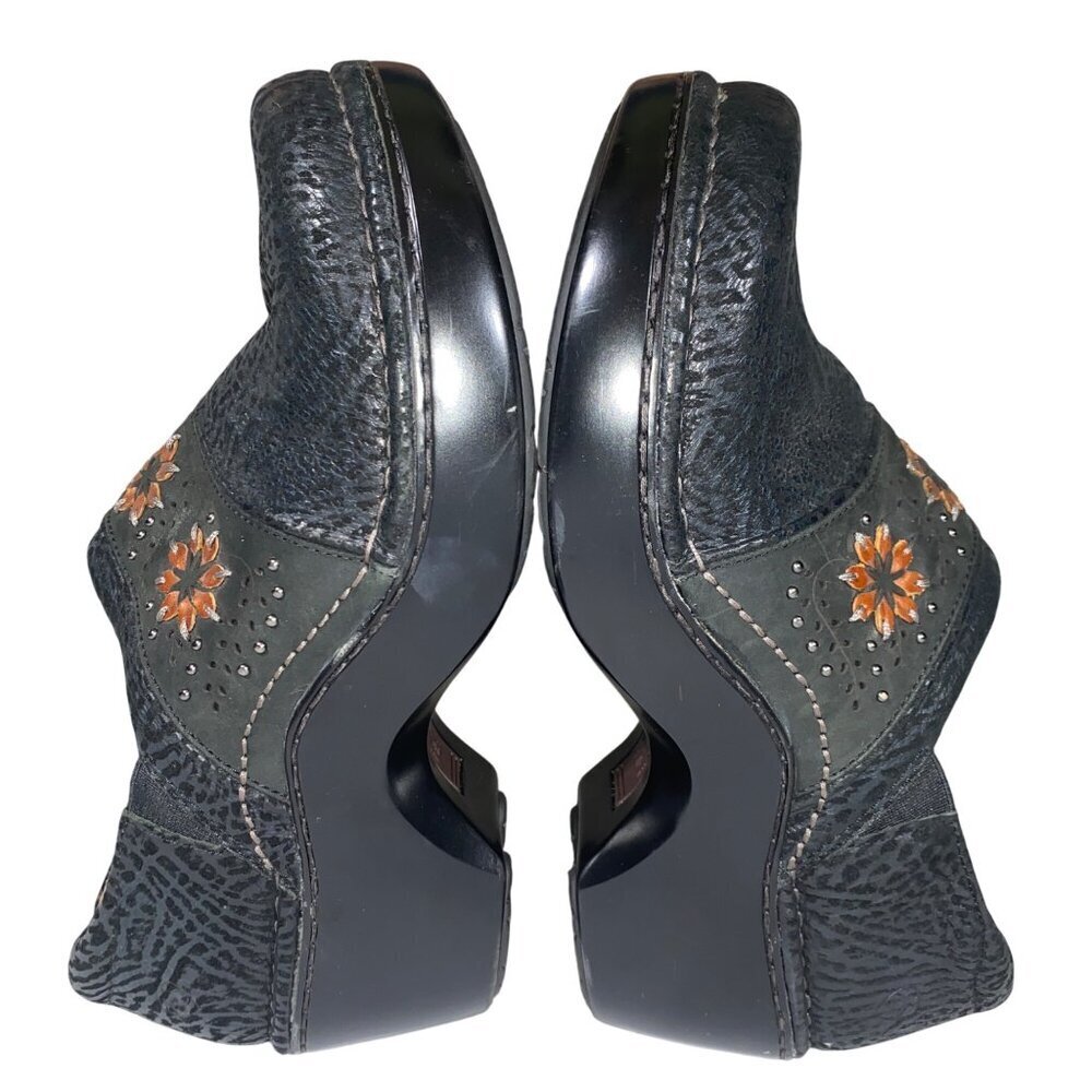 Ariat Womens Black Embossed Leather Clogs With Floral embroidered & studs 10 - Picture 9 of 11